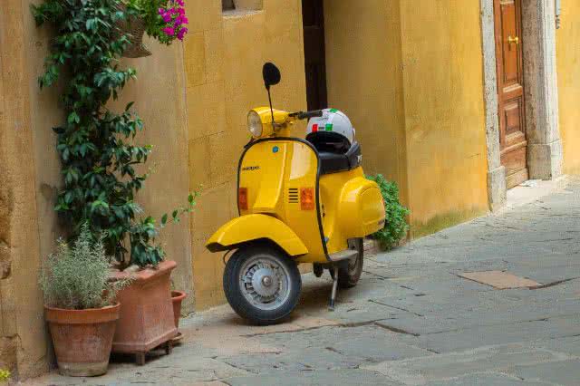 Vespa PK 50 XL1 in yellow original paint